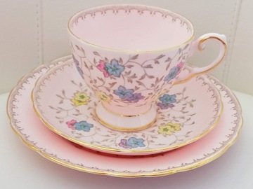 **LUX filiżanka różowa porcelana TUSCAN 1936+