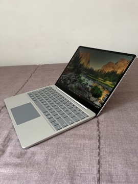 Microsoft Surface Laptop Go