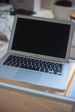 Apple Macbook Air Mid 2012 4Gb ram i5
