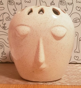 Wazon ceramiczny w kształcie twarzy