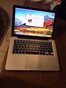 MacBook Pro i5 laptop Apple Mac notebook book 