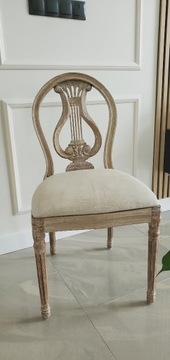Stylowe drewniane krzesło