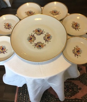 Piękny zestaw unikatowych talerzy z Chodzieży.