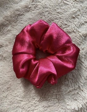 Duża, satynowa gumka scrunchie