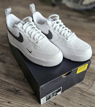 Nike Air Force 1 '07 LV8 UT DX8967-100 - r. 38