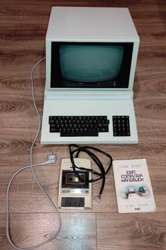 Commodore PET 4016N + magnetofon+ książka 