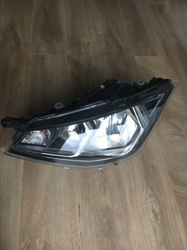 Lampa przednia prawa Seat Ibiza V, Arona wersja UK