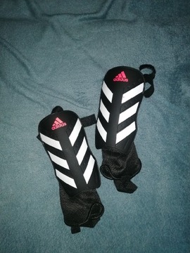 Ochraniacze piłkarskie Adidas