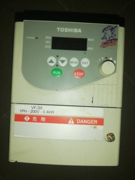 Falownik Toshiba VFS9S-2004PL-WP(1) 0,4kW 