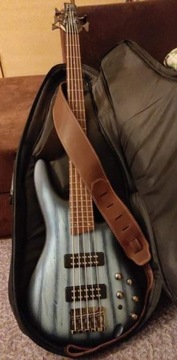 Gitara basowa Ibanez sr305 svt