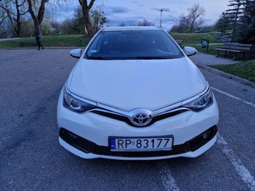 Toyota Auris II kombi, 2016r. 1.4diesel 168145km. 