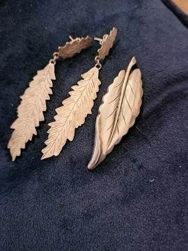 Zestaw biżuterii srebrnej: kolczyki i  broszka