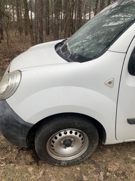 Blotnik lewy przod Renault Kangoo II biały