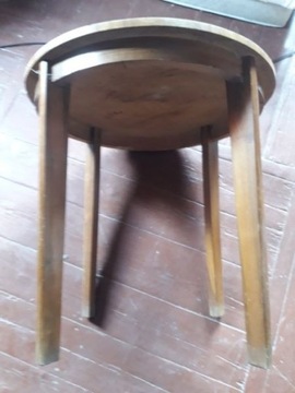 Stół okrągły z ubiegłego wieku 