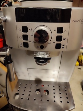 Ekspres ciśnieniowy DeLonghi Magnifica S 