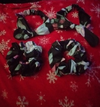 Moda opaska do włosów w komplecie z scrunchie 