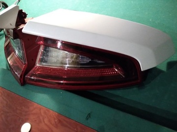 Kia stinger Lampa lewa prawa tył tylna 92401-j5