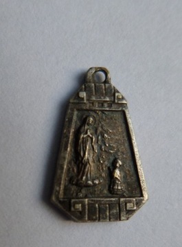Stary medalik Matki Boskiej -Ubogich z Banneux