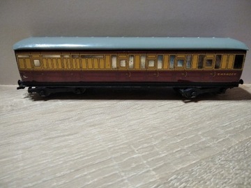 Vintage Wagon Podróżny Hornby E45402E Gauge 00