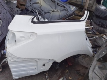 błotnik tył prawy toyot auris tel.512391895