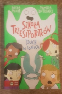 Szkola trzesiportkow duch w toalecie