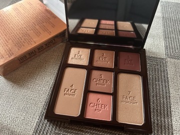 Charlotte tilbury paletka 