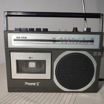 Stary radiomagnetofon Poppy CR 200