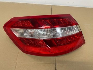 MERCEDES 212 LAMPA LEWA TYLNA LEWY TYŁ A2129066601