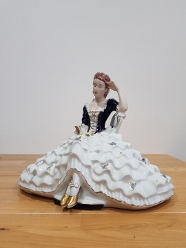  Royal Dux Bohemia Figura Dama z Książką