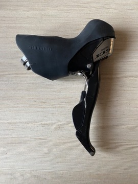 Klamkomanetka Shimano 105 ST-5700 10rz.