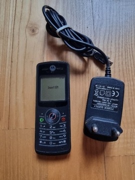 Telefon komorkowy motorola V156