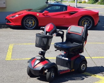 Ferrari model. Wózek elektryczny dla seniora