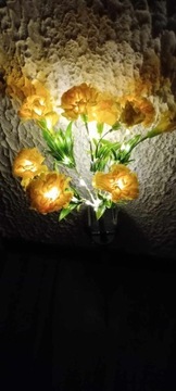 Lampa solarna- żółte kwiatki