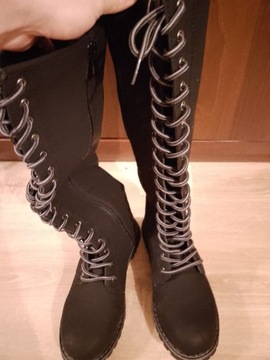 Buty nowe na sznurowanie 