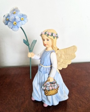 Porcelanowa figurka dziewczynka aniołek