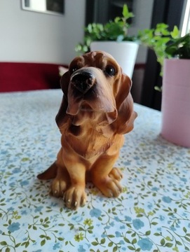 Figurka porcelanowa poczciwy pies bloodhound