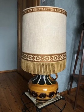 Unikatowa lampa z abażurem retro