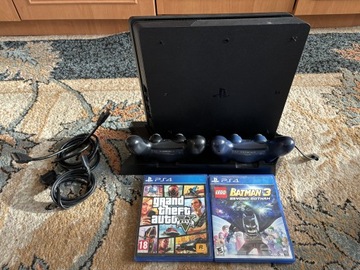 PS4 500Gb + 2 pady + podstawka chłodząca + 2 gry