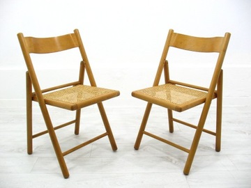 Para składanych krzeseł rafia  drewno lata 70. 