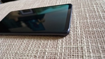 Telefon Huawei P30 wizualnie igła
