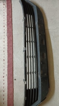 Kratka zderzaka przedniego Toyota Avensis lift