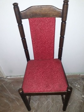 Krzesło drewniane z ubiegłego wieku PRL
