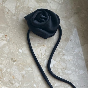 czarny choker naszyjnik handmade róża jedwab satyn