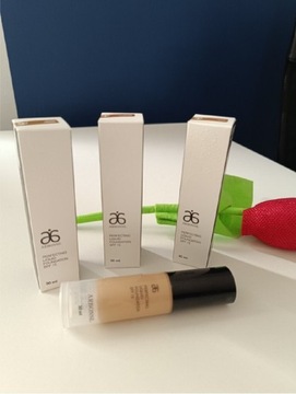 Arbonne Podkład kryjący ze SPF15