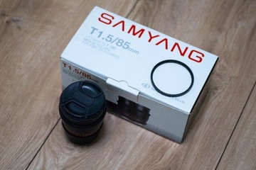 Obiektyw Samyang 85 mm T 1.5 m43 + filtr UV Hoya