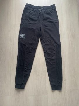 Czarne spodnie dresowe dla chłopca 158/164 [S12]