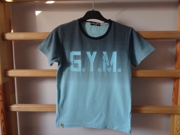 T-shirt __ niebieski z napisem GYM __ r. 134 -140