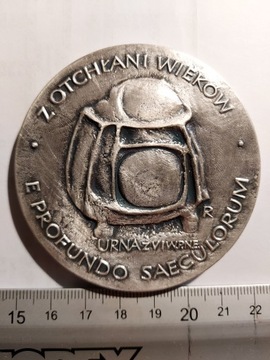 Medal Z otchłani wieków