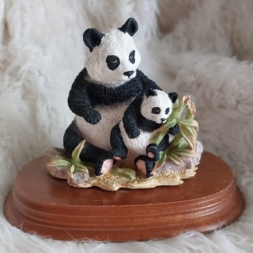 Leonardo Collection figurka miś Panda z małą 1992r