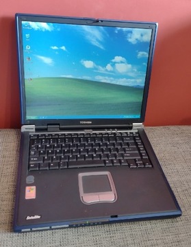 Retro laptop Toshiba Satellite A30 Windows XP 